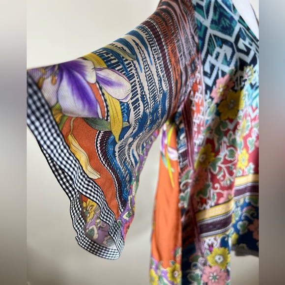 Johnny Was Silk V-Neck Floral and Geometric Tunic Top - Picture 9 of 13